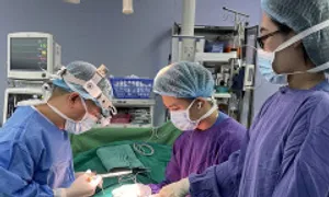 Nam thanh niên tự cắt đứt dương vật trong cơn ảo giác Nam thanh niên tự cắt đứt dương vật trong cơn ảo giác