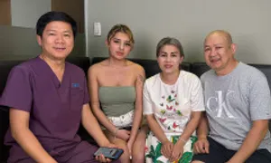 Cả nhà về Việt Nam 'dao kéo' thẩm mỹ Cả nhà về Việt Nam 'dao kéo' thẩm mỹ