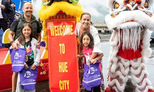 Khách Hàn, Anh tăng trưởng mạnh trong tháng 2